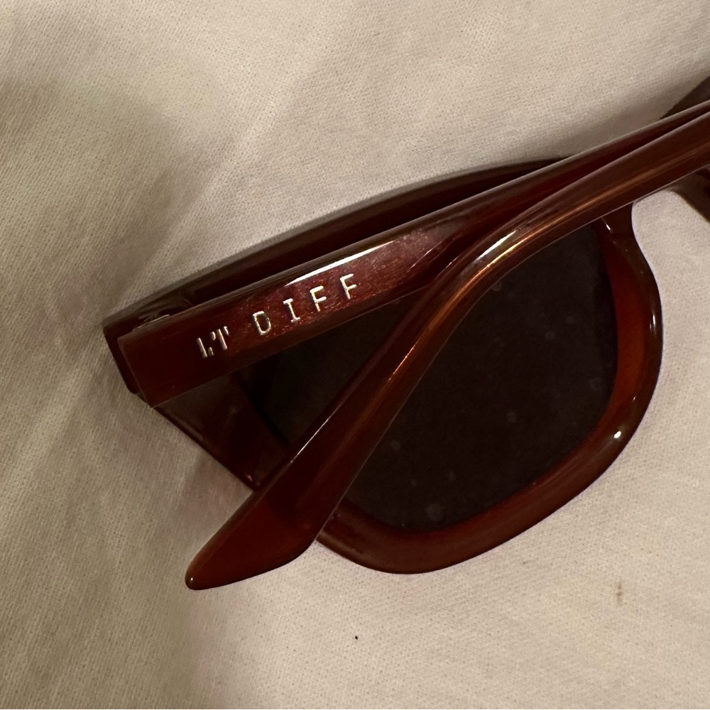 Diff Sunglasses - image 3